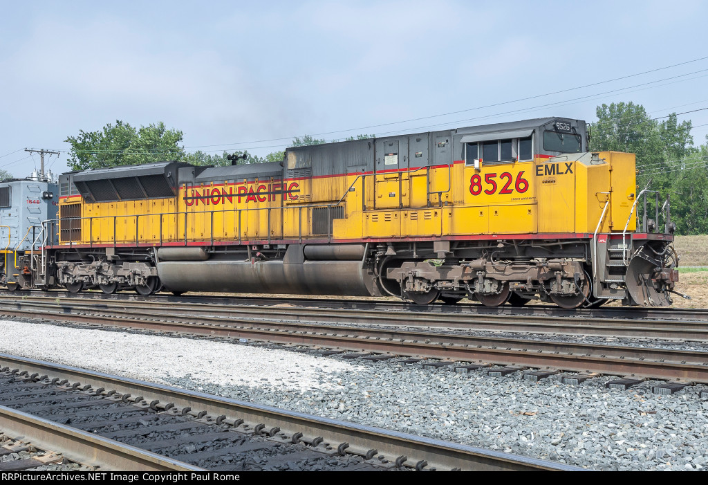 EMLX 8526, EMD SD90MAC-H2 on the KCS 